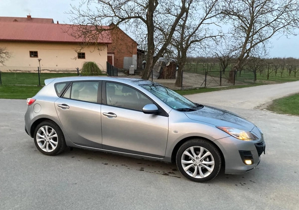 Mazda 3 cena 24900 przebieg: 151500, rok produkcji 2010 z Zawichost małe 301